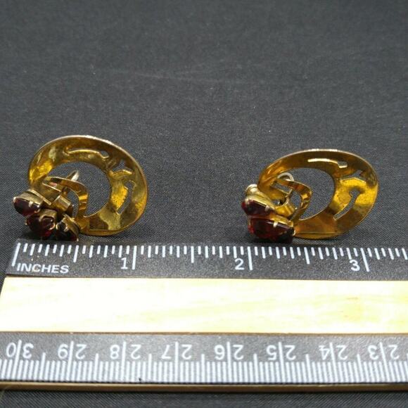 Vintage Sterling Red Rhinestone Dangle Screw Back Earrings, 1940s, Gold Wash - Picture 8 of 9